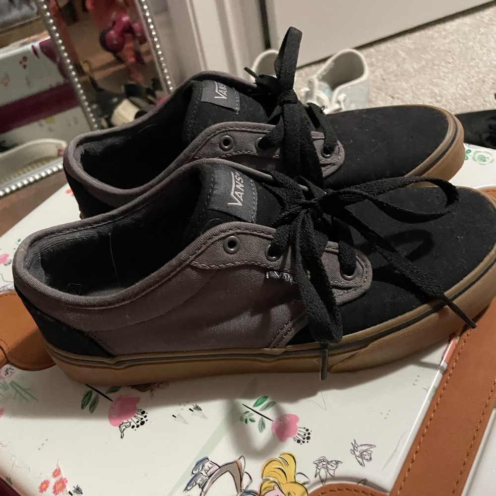 Black and gray vans size 6 kids 8 woman